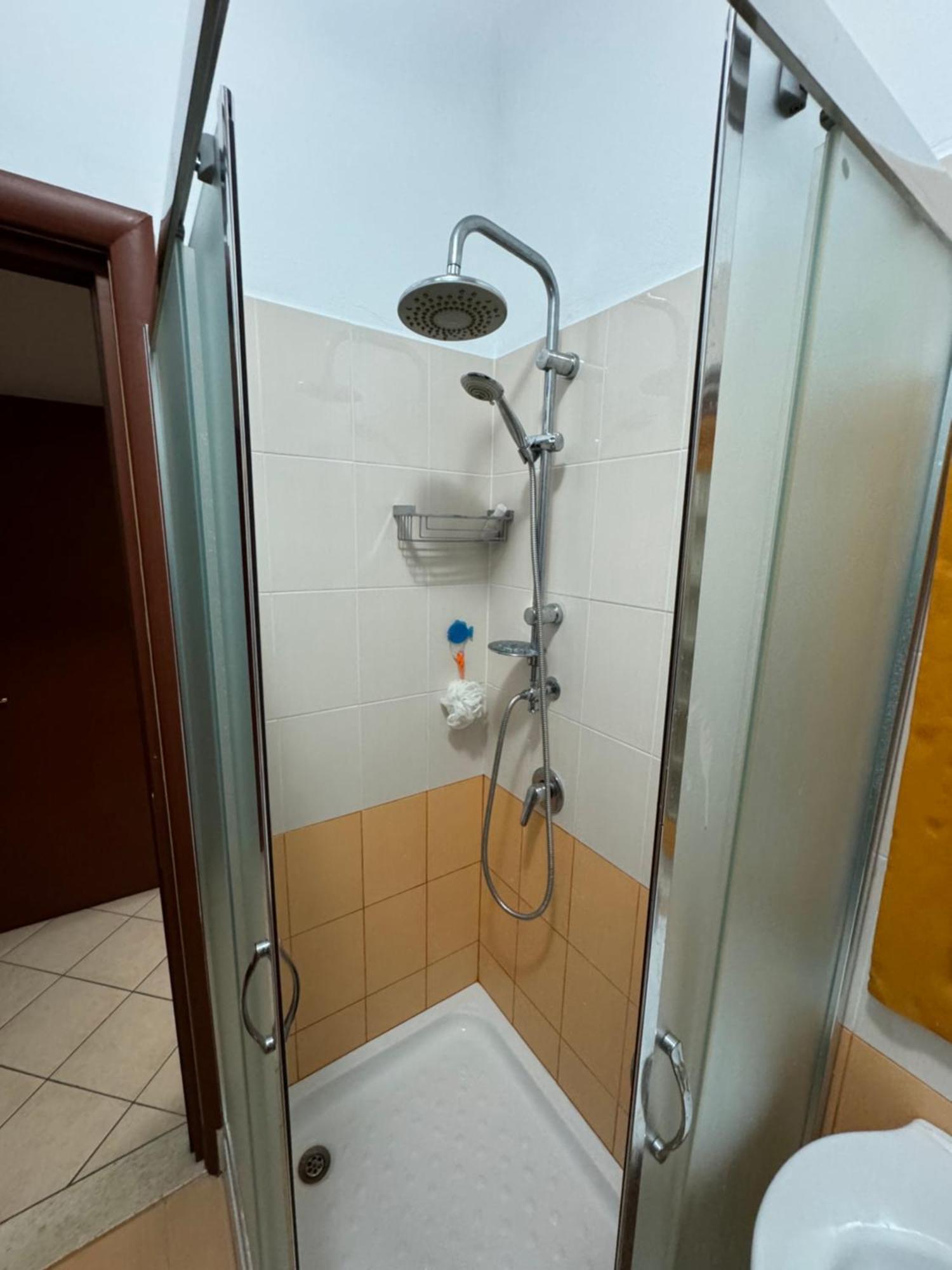3 Bedrooms Apartment Shkoder Luaran gambar