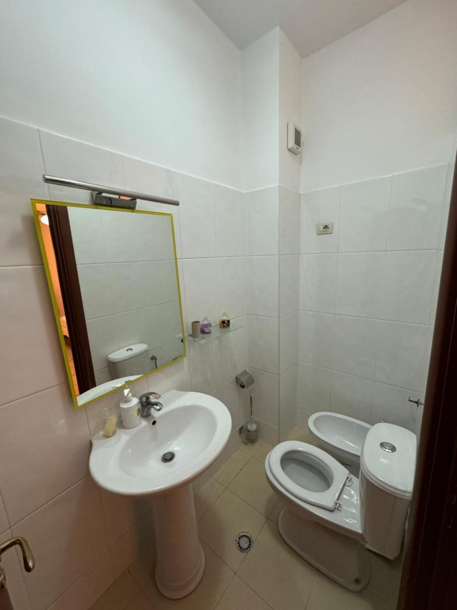 3 Bedrooms Apartment Shkoder Luaran gambar