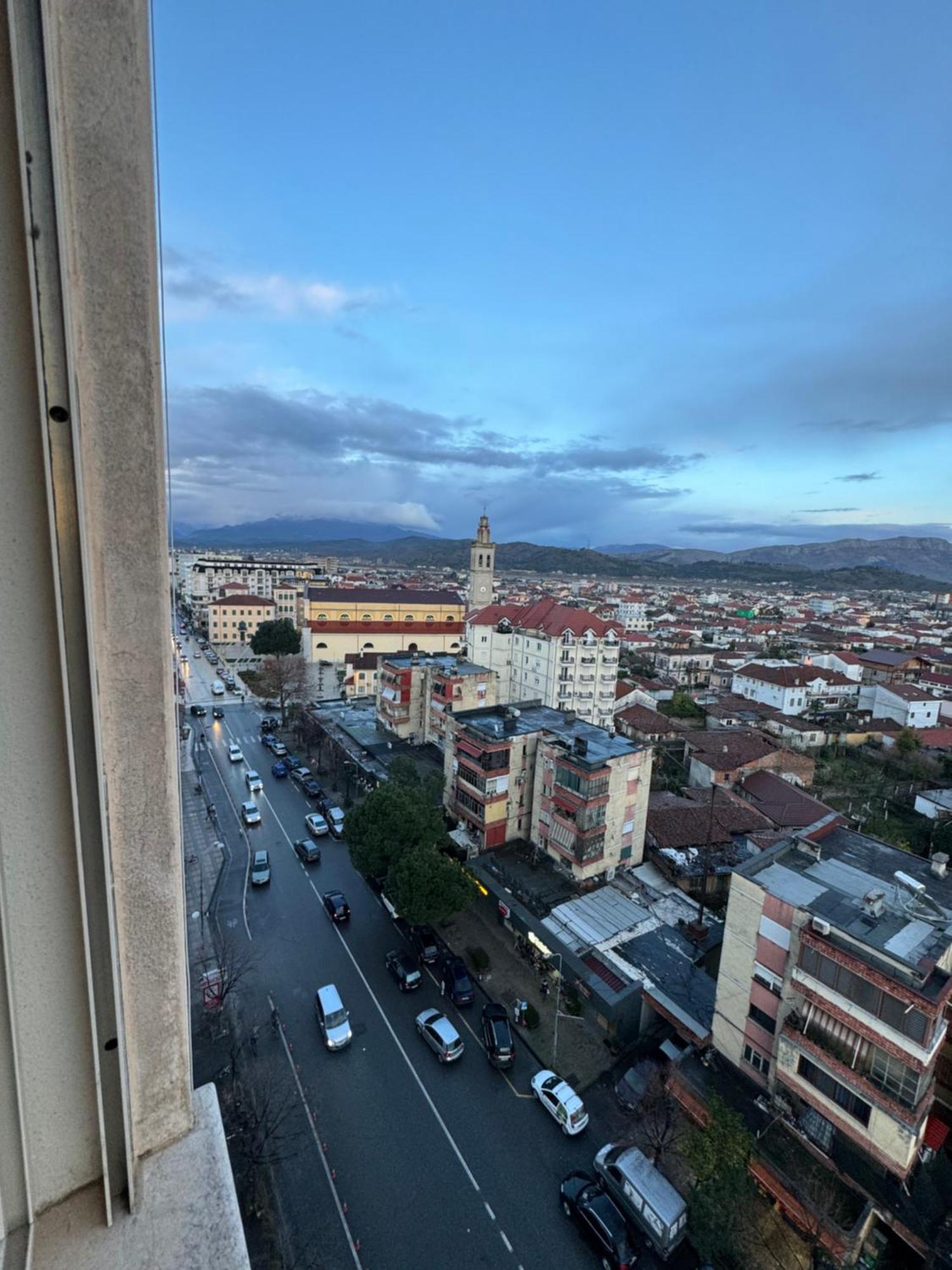 3 Bedrooms Apartment Shkoder Luaran gambar
